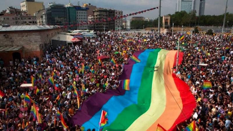 Sabah başyazarından LGBTİ+’lara: Bence hiç meşru olmayan LGBT eylemleri organize edildi, bu tip tercihlerin örgütü, derneği, eylemi olmaz