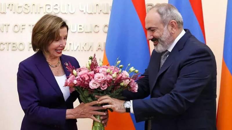 ABD Temsilciler Meclisi Başkanı Nancy Pelosi (solda), Ermenistan Başbakanı Nikol Paşinyan (sağda)