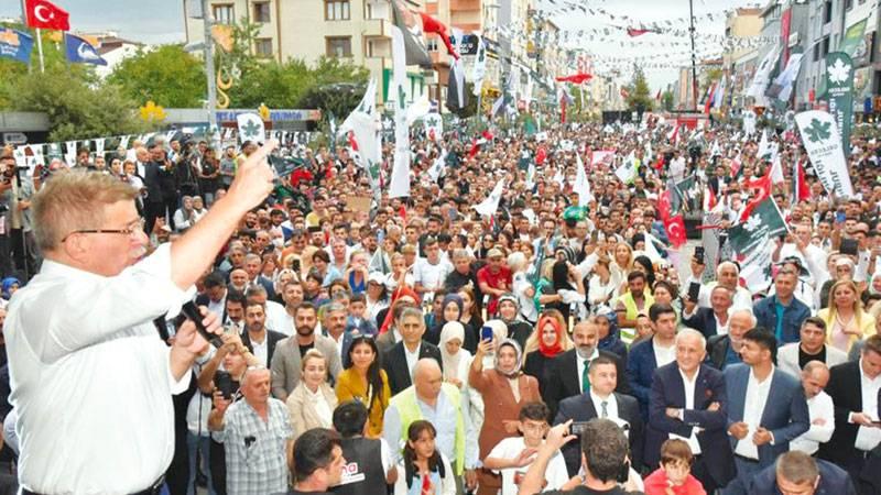 Davutoğlu, pazar günü Sultanbeyli'de bir miting gerçekleştirdi