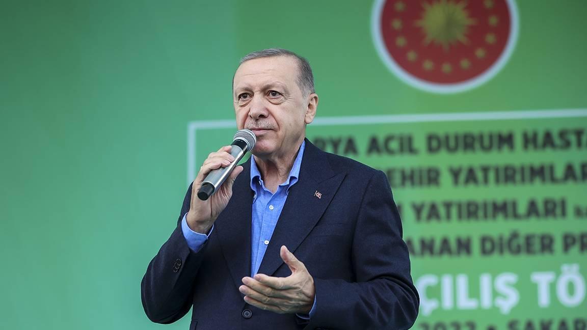 Erdoğan: Hani ya, ekonomi çökmüş, batmıştı; yollar tıklım tıklım dolu, bu ekonomik canlılığı gösteriyor