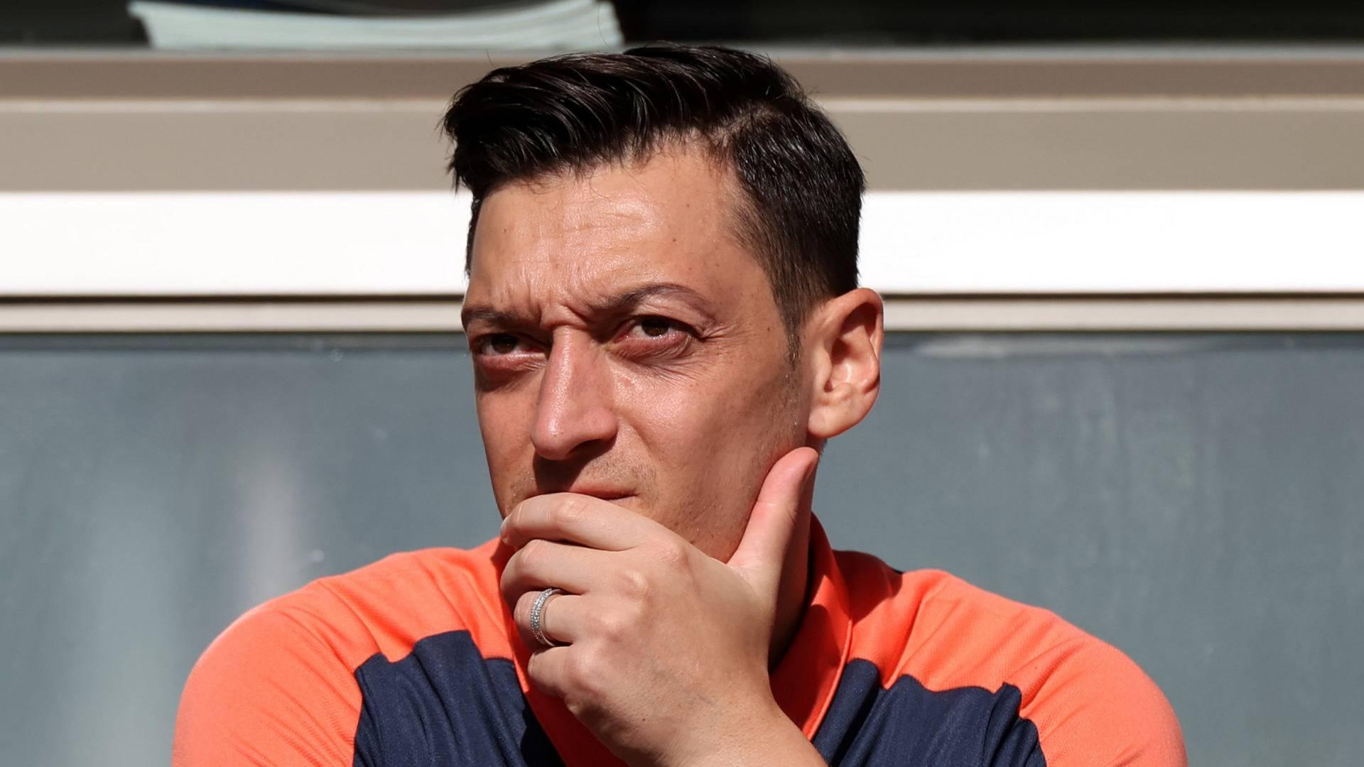 Bu sezon 21 dakika oynamıştı; Mesut Özil 3 ay sahalardan uzak kalacak