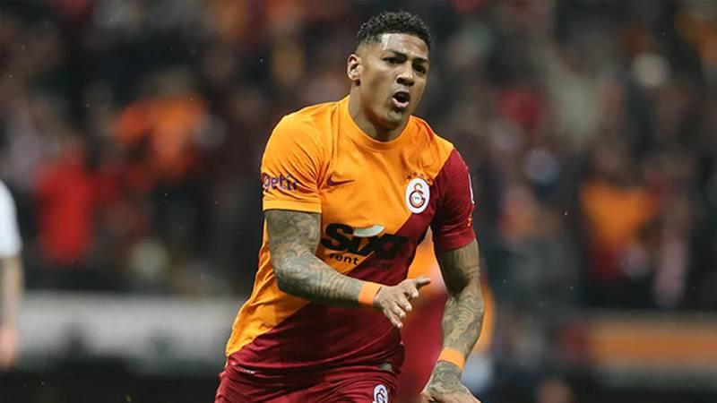 Van Aanholt, Galatasaray'ı FIFA'ya şikâyet etti