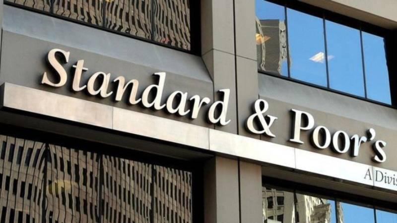 S&P: Türk bankaları ekonomik dengesizliklerden kaynaklı artan riskle karşı karşıya