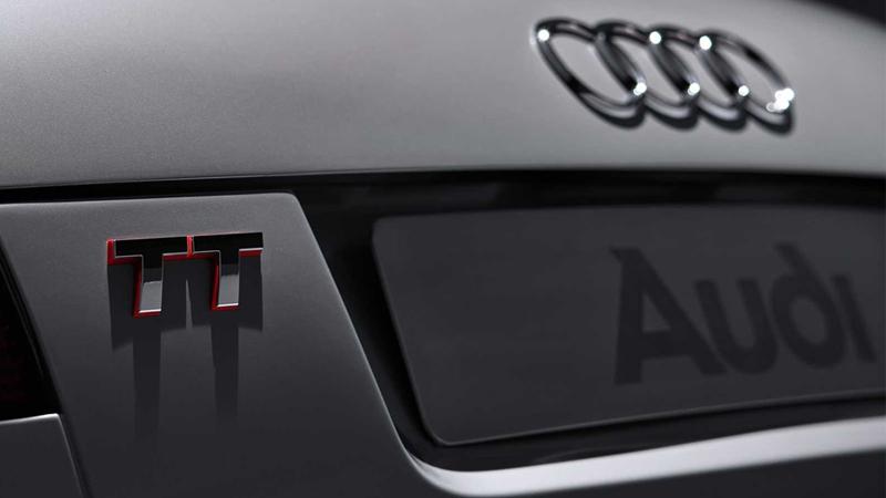 Audi, logosunu değiştirdi 