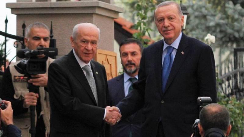 Erdoğan 'anayasa değişikliği' açıklamasının ardından Bahçeli ile buluştu