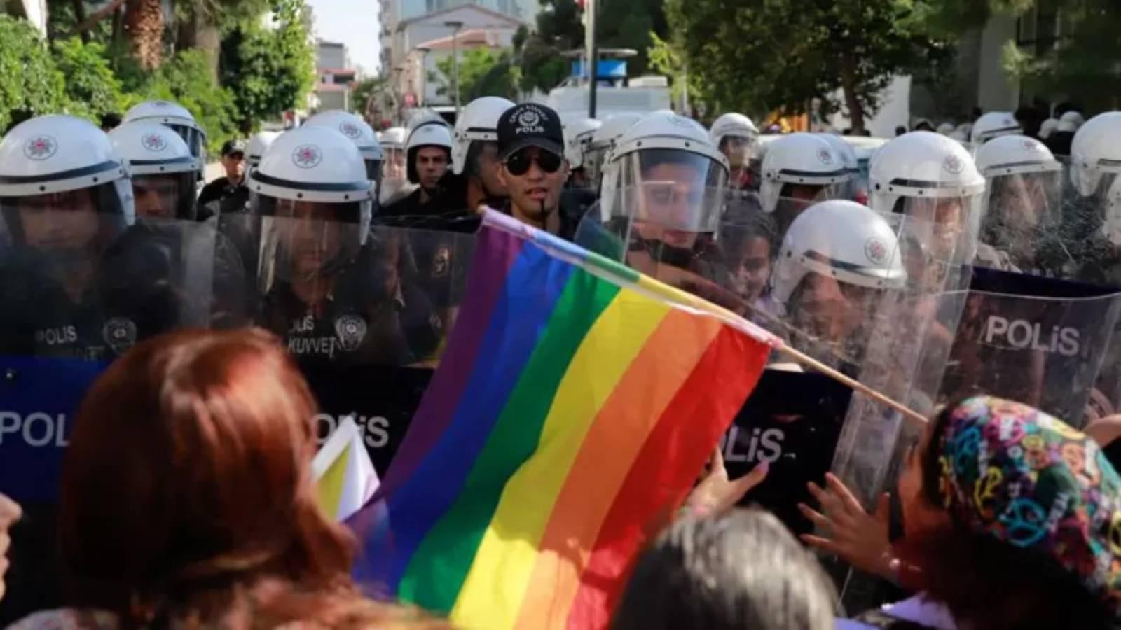 Erdoğan’ın 'ailenin güçlendirilmesi' önerisi: Hedef LGBTİ+ bireyler mi?