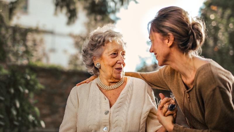 Türk halkı, 70 yaş üzerini, "yaşlı" olarak tanımlıyor