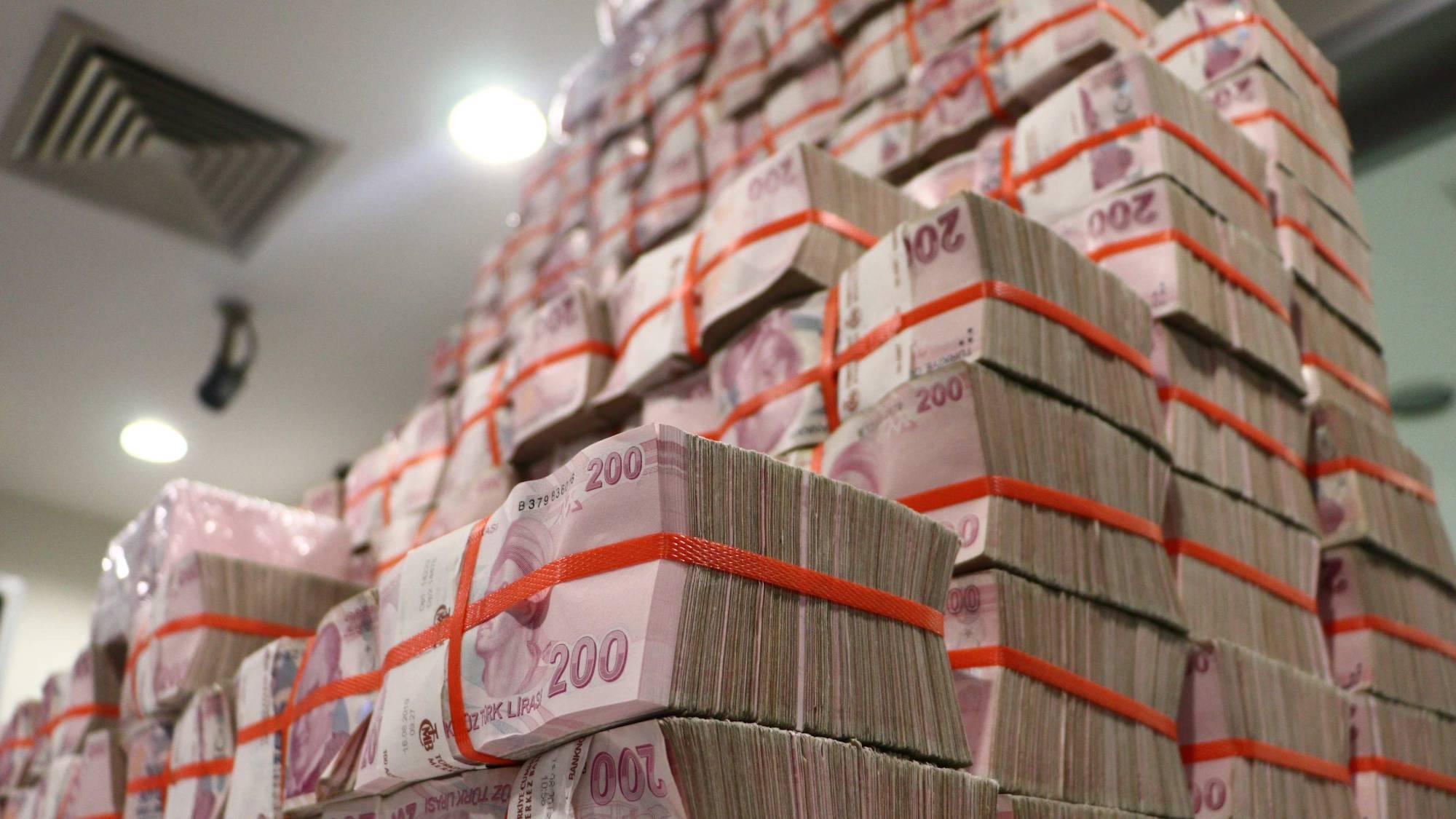 Bankacılık sektörü kredi hacmi geçen hafta 7 trilyon 887 milyar lira oldu