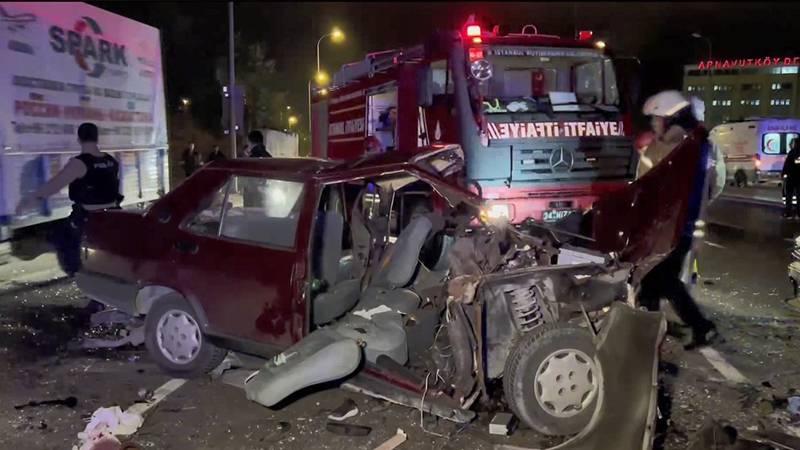 Arnavutköy'de trafik kazası; 2 ölü, 7 ağır yaralı