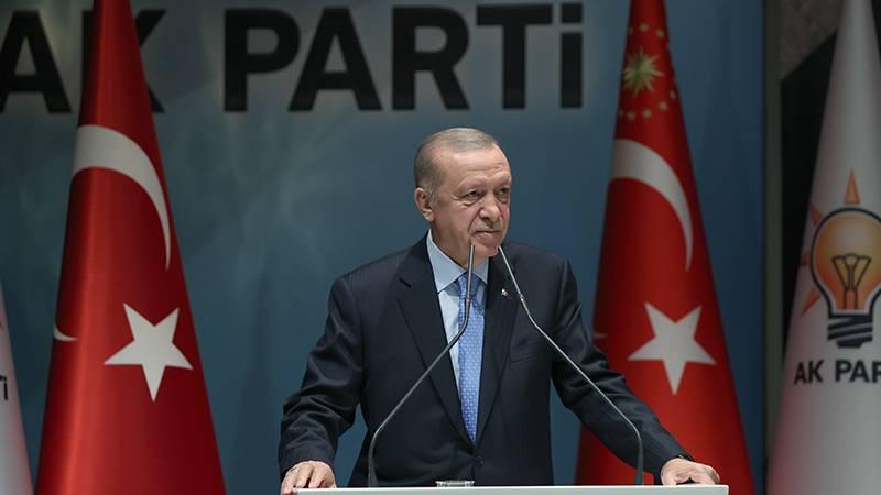 Yeni Akit yazarı: Erdoğan yüzde 50'nin altına hiç düşmedi