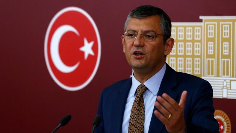 CHP'li Özel: Erdoğan’ın 'milletin cebinden kuruş çıkmadan yapılıyor’ dediği projeler için önümüzdeki 3 yılda 373,6 milyar lira daha ödenecek, hepsi milletin sırtından!