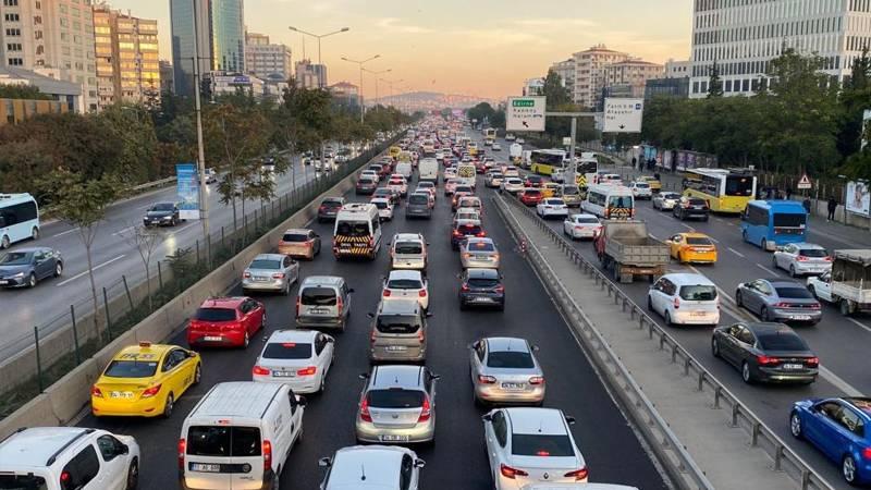 İstanbul'da haftanın ilk günü trafik yoğunluğu