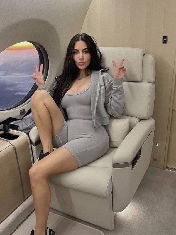 Kim Kardashian, kardeşinin özel jetinin iniş yapamaması nedeniyle doğum günü sürprizini kaçırdı