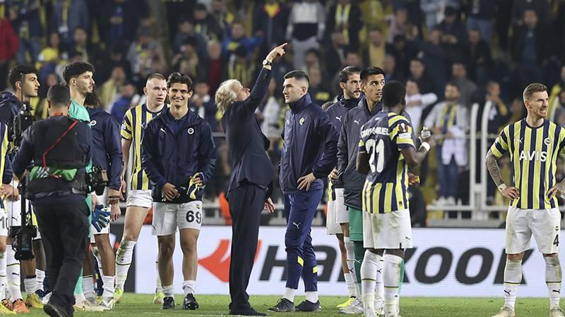 Jorge Jesus, Fenerbahçe taraftarına seslendi: Oyuncular arasında ayrım yapmayın; böyle bir ortamda bulunmak istemem!