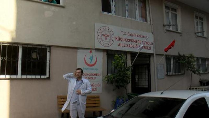 Küçükçekmece'de hastanede sıra kavgası: Doktorlara ve hemşireye saldırdı!