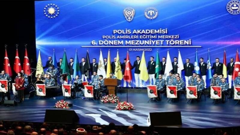 Taha Akyol: Polis bandosu, binlerce beste içeren repertuvarda başka parça bulamadı mı?