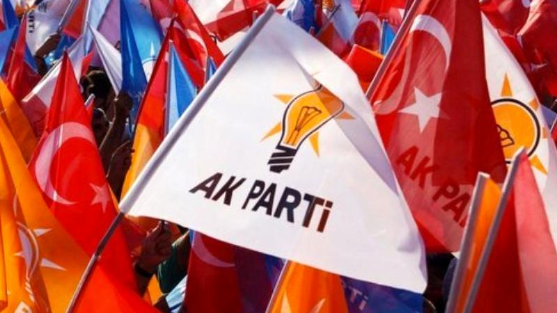 Yeni Akit yazarı: AK Parti teşkilatları ve milletvekilleri, kendilerinden istenilen performansı göstermekten acizler