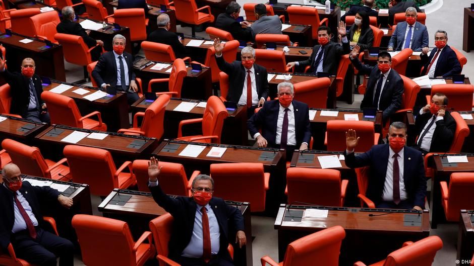 AKP'nin HDP ziyareti: Ankara'da yeni denklem