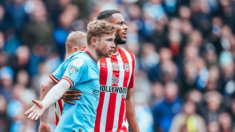 Brentford, Manchester City'yi uzatma dakikalarında bulduğu golle yendi