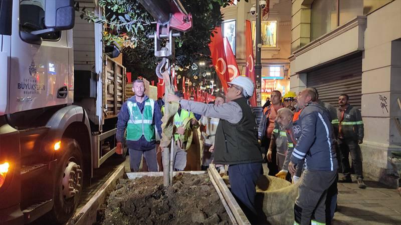 Beton saksılar kaldırılıyor; İstiklal Caddesi geçici olarak yaya trafiğine kapatıldı