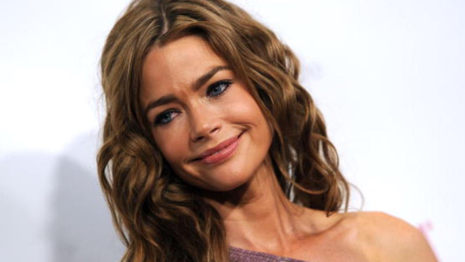 Oyuncu Denise Richards'a trafikte silahlı saldırı