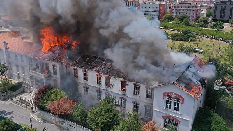 Yönetim şikâyetçi olmadı; Balıklı Rum Hastanesi'ndeki yangına ilişkin soruşturmada takipsizlik kararı verildi