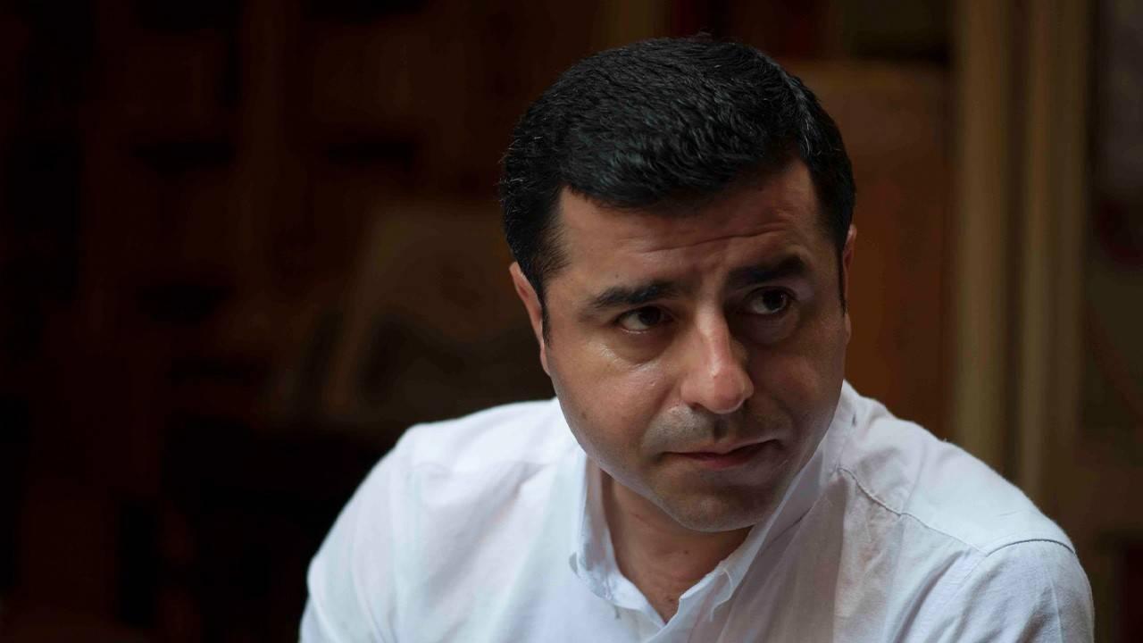 Selahattin Demirtaş, Meclis'e çağrı yaptı: Cezaevlerinden hepimiz yardım ve kurtarma çalışmalarına katılmak, halkımızın yanında olmak istiyoruz