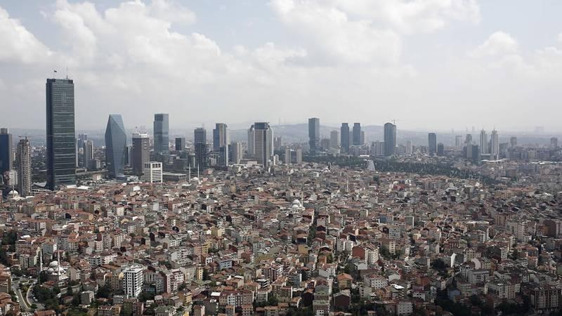 Sabah başyazarı Barlas: Kapsamlı bir strateji izleyerek İstanbul'u beklenen bir depreme hazırlama zamanı