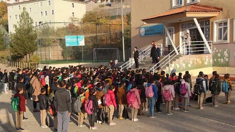 Roketli saldırının gerçekleştiği Karkamış'ta okullar 2 gün daha tatil edildi