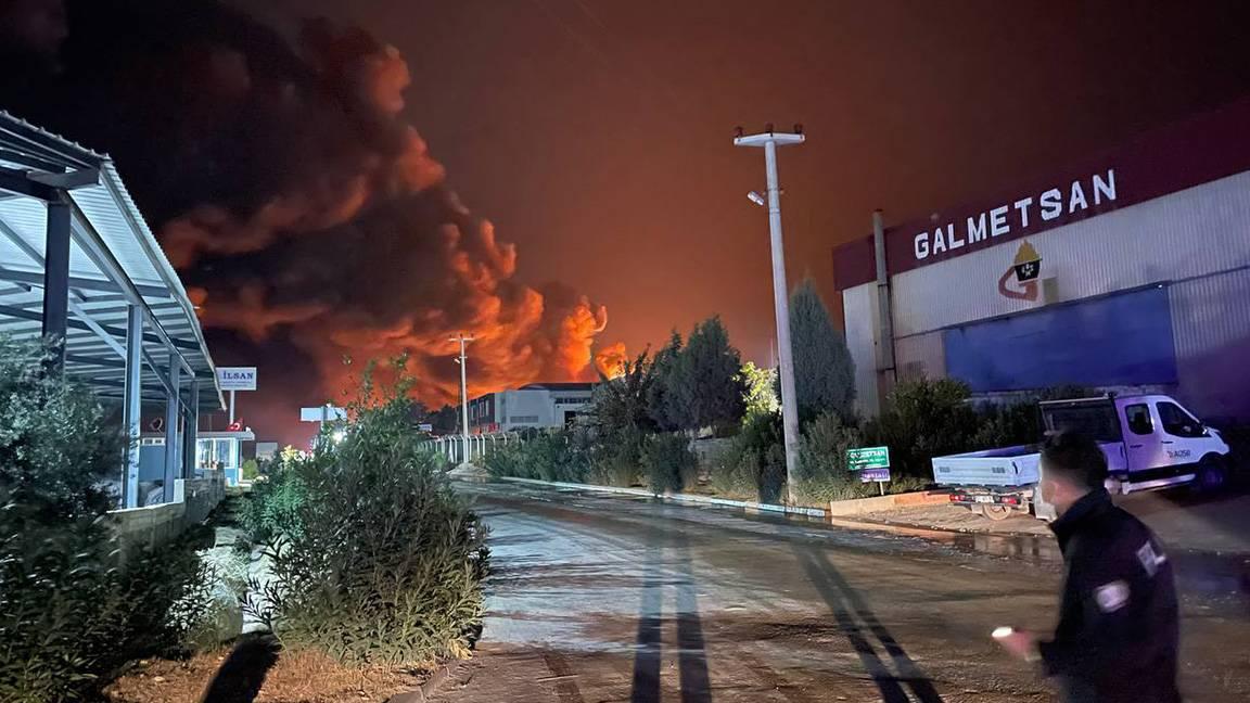 Adana'da kimya fabrikasında çıkan yangın kontrol altına alındı