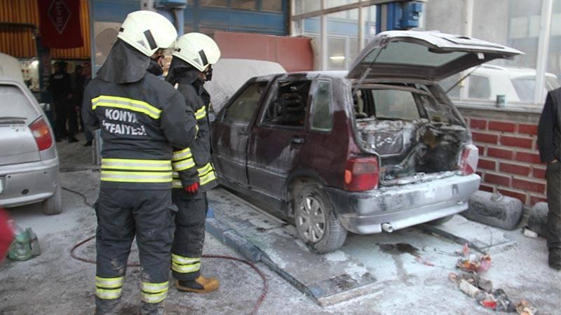 Konya'da LPG'li otomobilden sızan gazın patlaması sonucu beş kişi yaralandı.