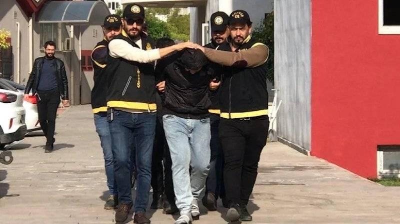 Adana'da parti binasında işkence iddiası; Anavatan Partisi İl Başkanı Mehmet Üveyik'in aralarında olduğu 5 kişi tutuklandı