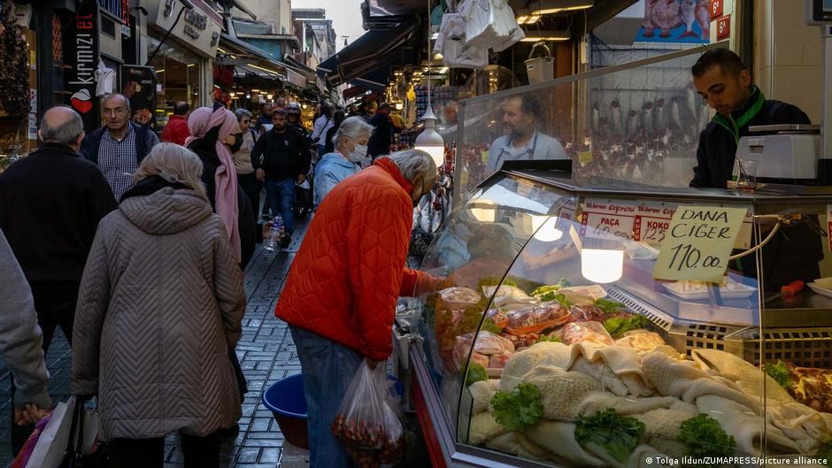 TÜİK: Kasım ayında yıllık enflasyon yüzde 84,39