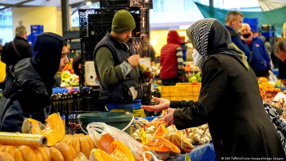 Enflasyondaki yıllık düşüş yoksulluğu azaltır mı?