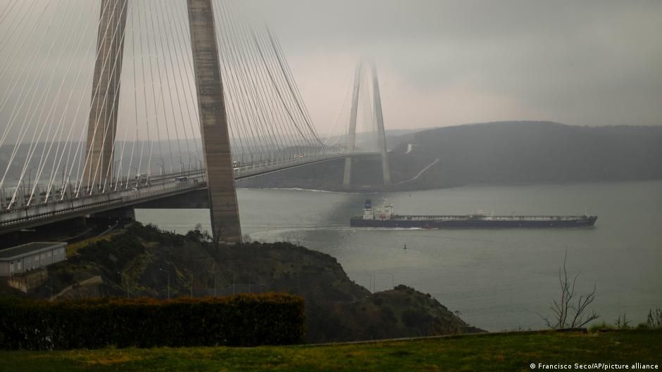 Türk Boğazlarında AB ile petrol tankeri gerilimi