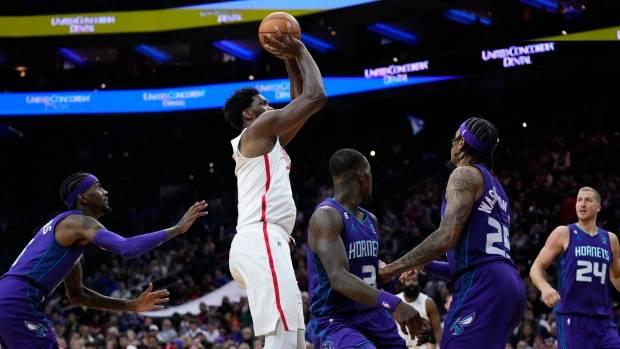 NBA'de günün sonuçları; Embiid 53 sayıyla şov yaptı, Philadelphia 76ers farklı kazandı