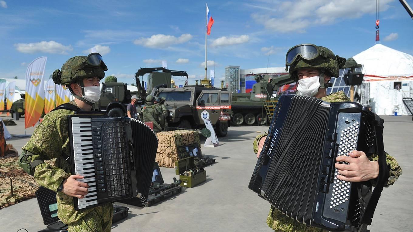 Ukrayna'yı işgal eden Rus ordusu, akordiyon ve balalayka istiyor