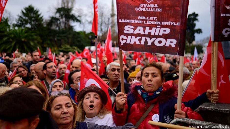 "Dünün mazlumları bugünün zalimlerini oynuyor"