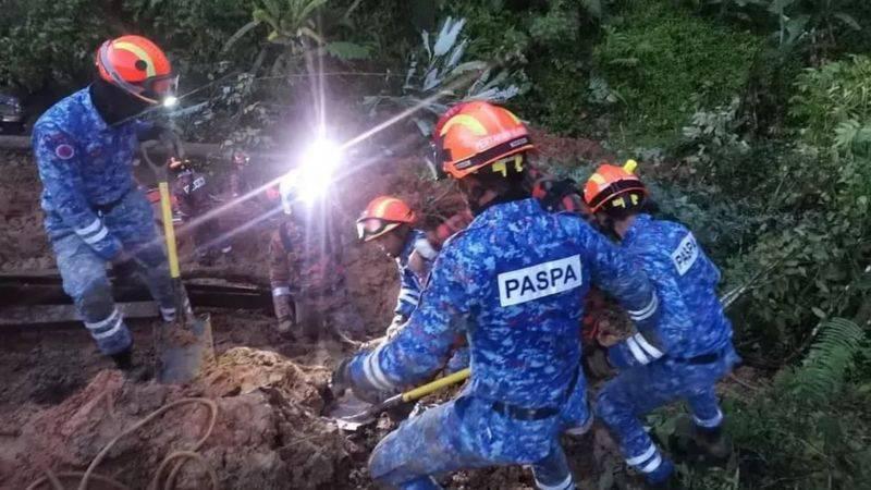 Malezya'da meydana gelen heyelanda dördü çocuk en az 19 kişi öldü