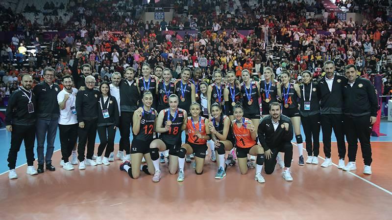 2022 FIVB Kadınlar Kulüpler Dünya Şampiyonası'nda Eczacıbaşı Dynavit bronz madalya kazandı!