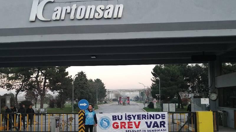 Kartonsan’da işçiler greve çıktı