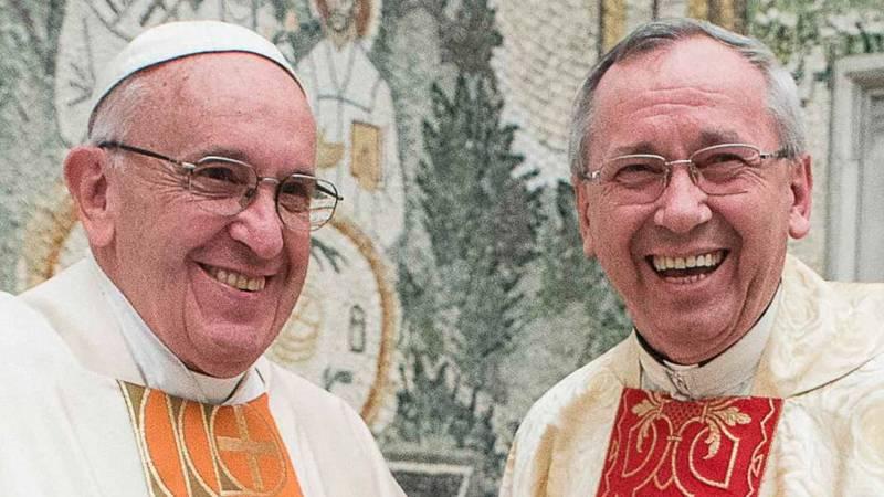 Papa Francesco ve Marko Ivan Rupnik