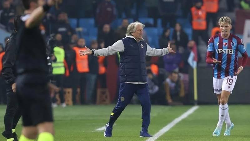 Jorge Jesus: 10 kişi kalınca, işler bizim için zor bir hale geliyor