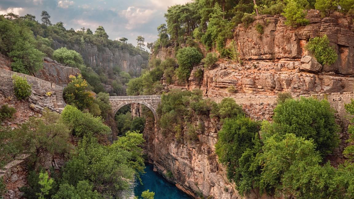 Köprülü Kanyon'da selfie çekmek isterken düşerek hayatını kaybetti 