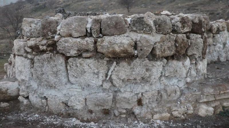 Hadrianopolis Antik Kenti'ndeki Roma Kalesi gün yüzüne çıkarılıyor