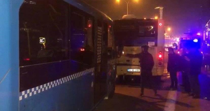 Kartal’da minibüs, İETT otobüsüne çarptı: 7 yaralı