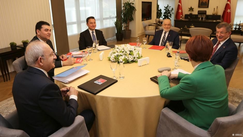 Davutoğlu: Cumhurbaşkanı adayını konuşmanın vakti geldi