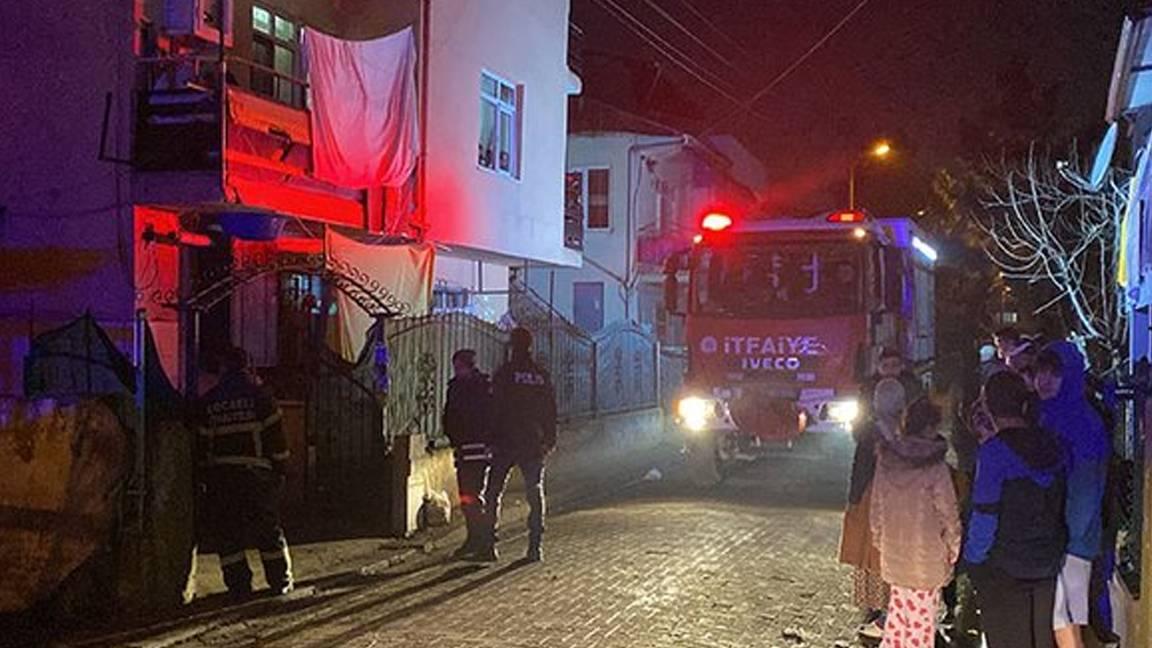 Ateşe dökülen yanıcı madde parladı; 2'si çocuk 3 kişi yandı