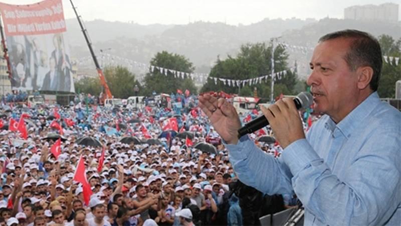 Antalya Valiliği'nin personeline Erdoğan'ın mitingine 'katılın' çağrısı yaptığı iddia edildi.