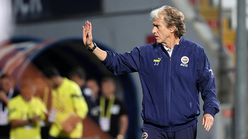 Gündemde alınacak tedbirler ve transfer var; Fenerbahçe'de Jorge Jesus görüşme odasına!